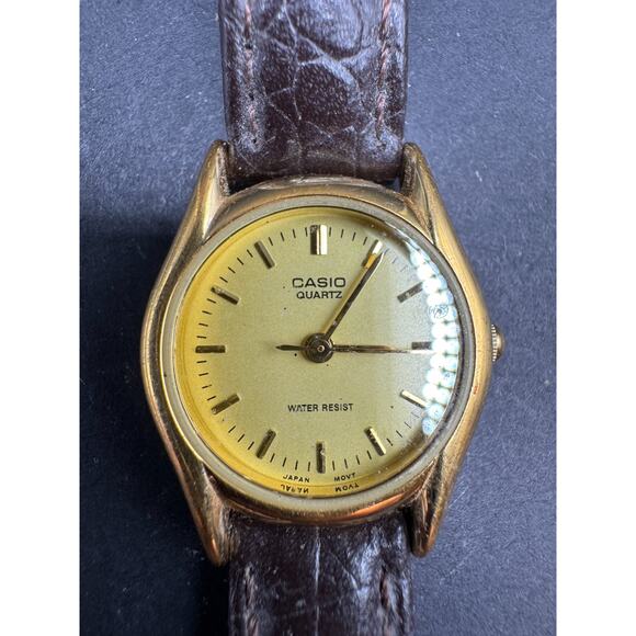 Casio LTP-1094 Classic Gold Tone Brown Leather Analog Ladies Casual Watch - Picture 1 of 10